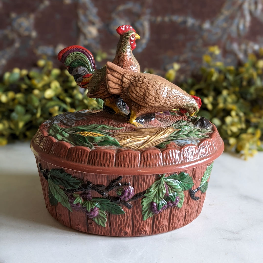 Beautiful Vintage 1976 Covered Rooster & Hen Dish