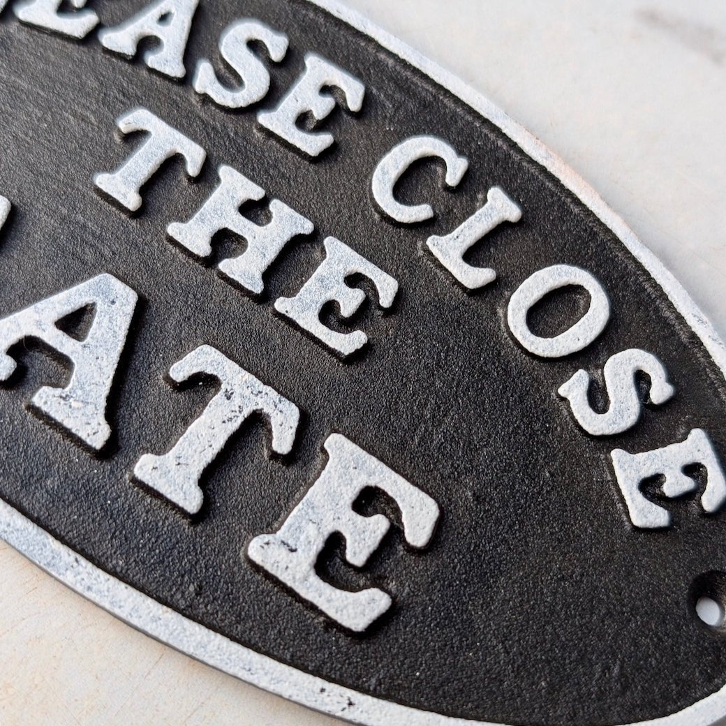 Please Close the Gate Vintage - Style Painted Cast Iron Plaque - Marmalade Mercantile