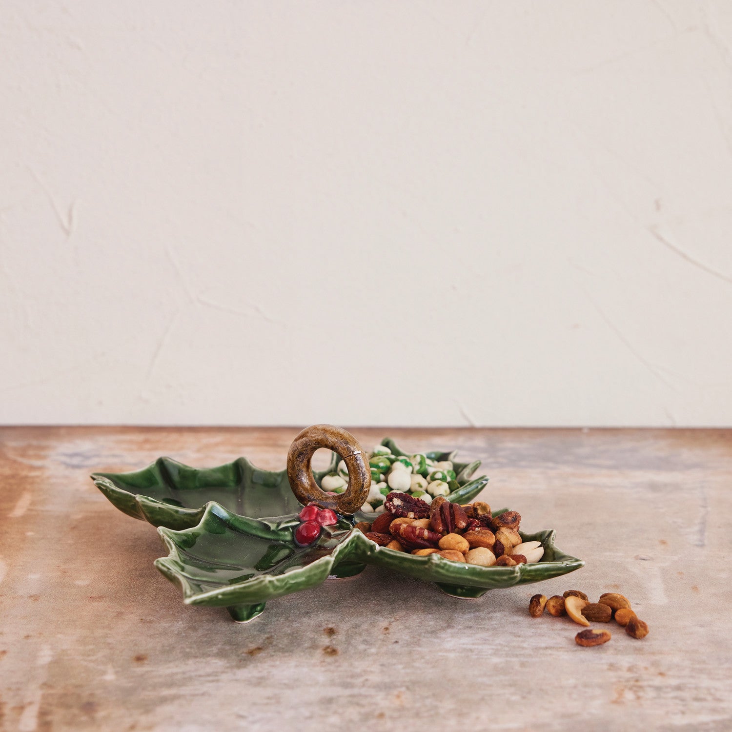 Vintage-Style Four-Section Ceramic Holly Leaf Dish