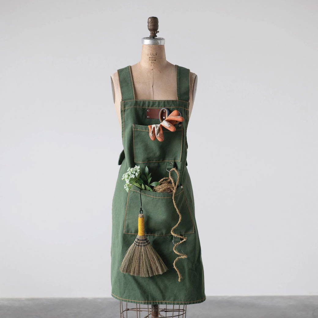 Old Fashioned Cross-Back Apron with Pockets and Rivets - Marmalade Mercantile