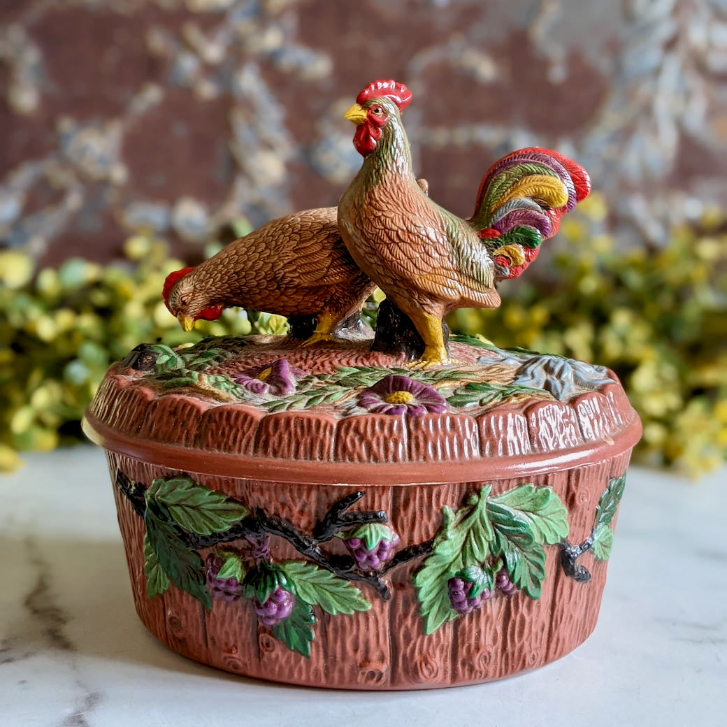 Beautiful Vintage 1976 Covered Rooster & Hen Dish