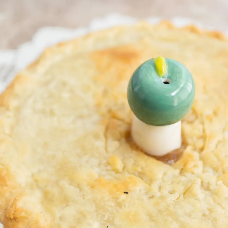 Hand-Painted Green Apple Pie Vent Ceramic Porcelain Pie Bird - Thumbnail 2