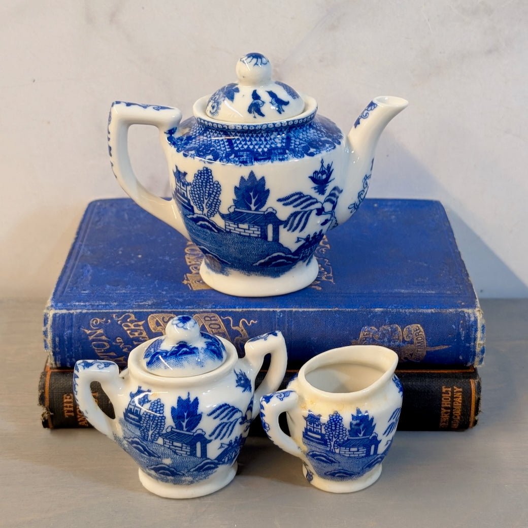 Vintage 1940s Blue Willow Child’s Tea Set - Marmalade Mercantile