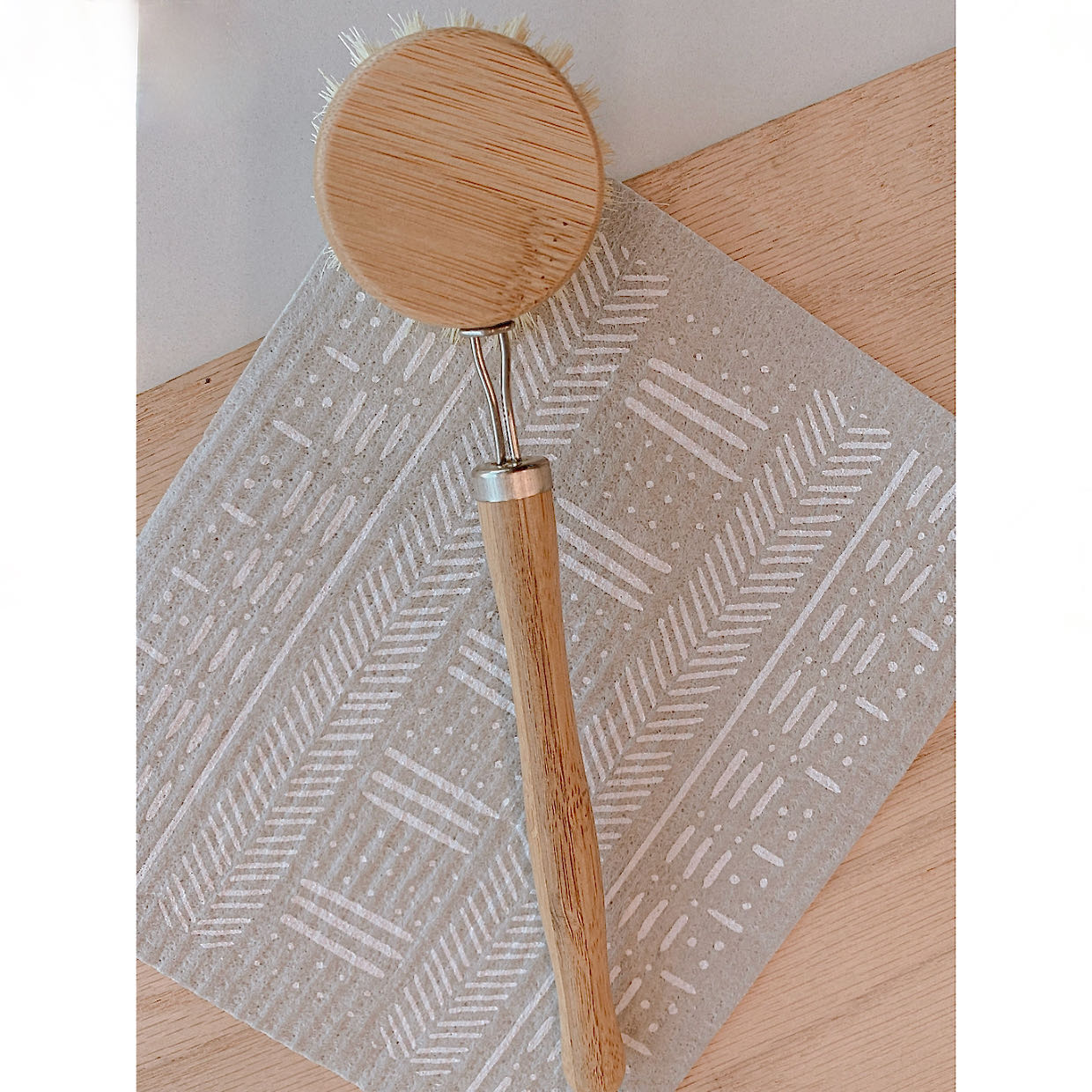 Long Handled Dish Scrubbing Brush PLUS Extra Replaceable Head Sustainable Farmhouse Kitchen - C