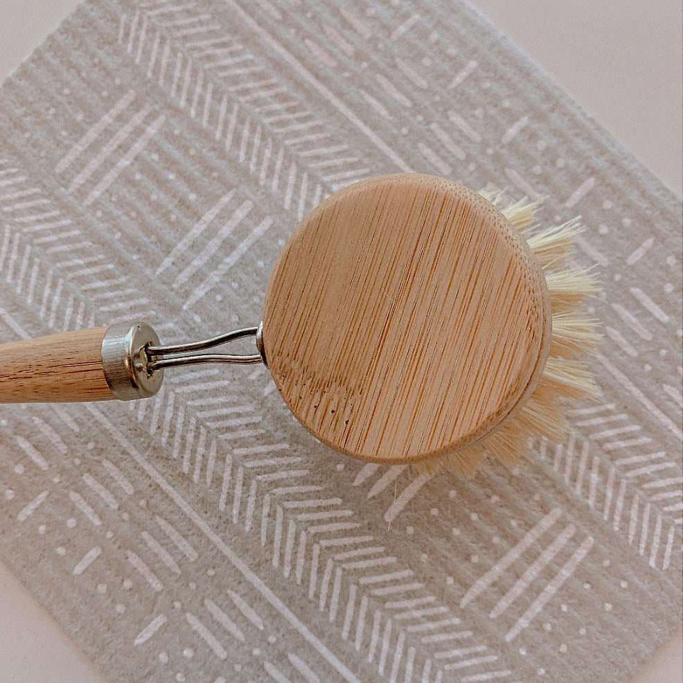 Long Handled Dish Scrubbing Brush PLUS Extra Replaceable Head Sustainable Farmhouse Kitchen - E