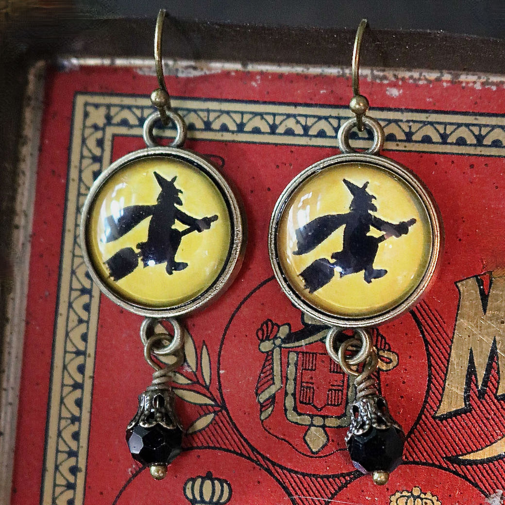 Vintage-Style Hand-made Cottage Core Halloween Witch Pierced Earrings - B